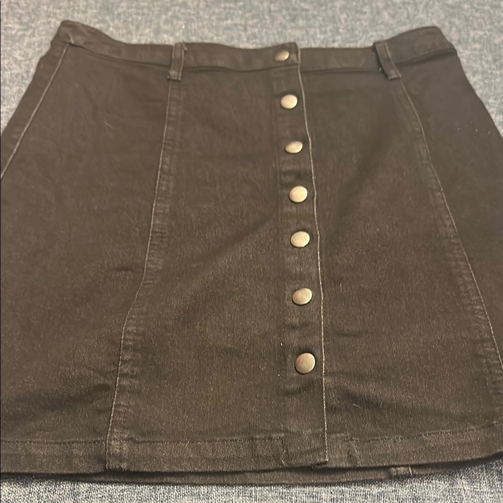 Forever 21 Black Denim  Button-Front Mini Skirt size small